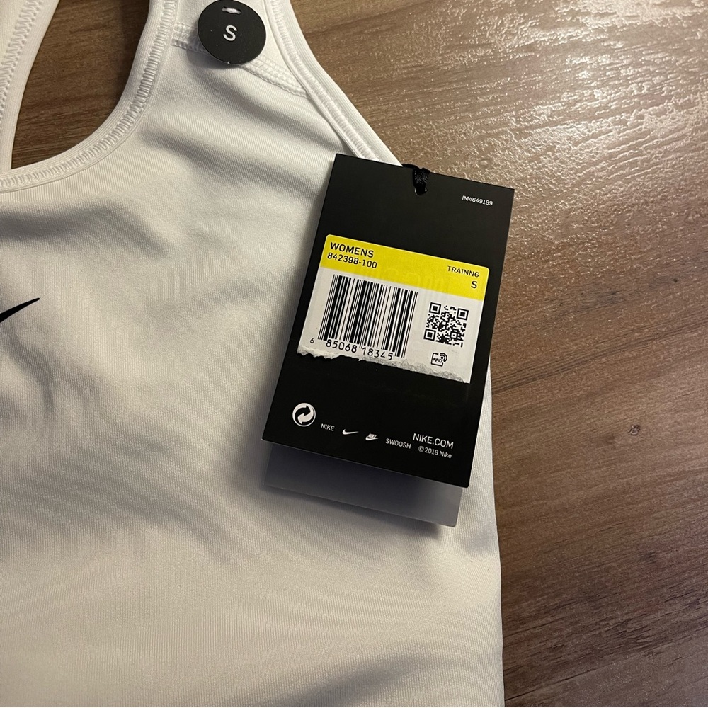 Nike Pro Swoosh Medium Support Sports Bra for Training - Picture 6 of 11